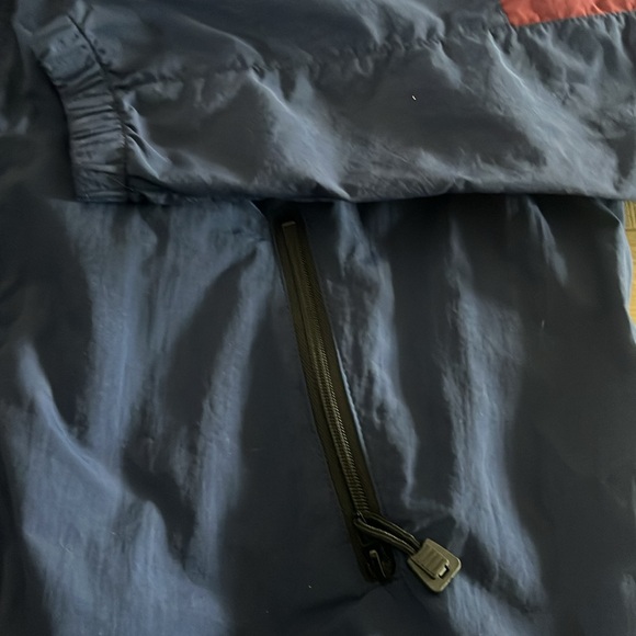 Vintage Windbreaker - Picture 4 of 9